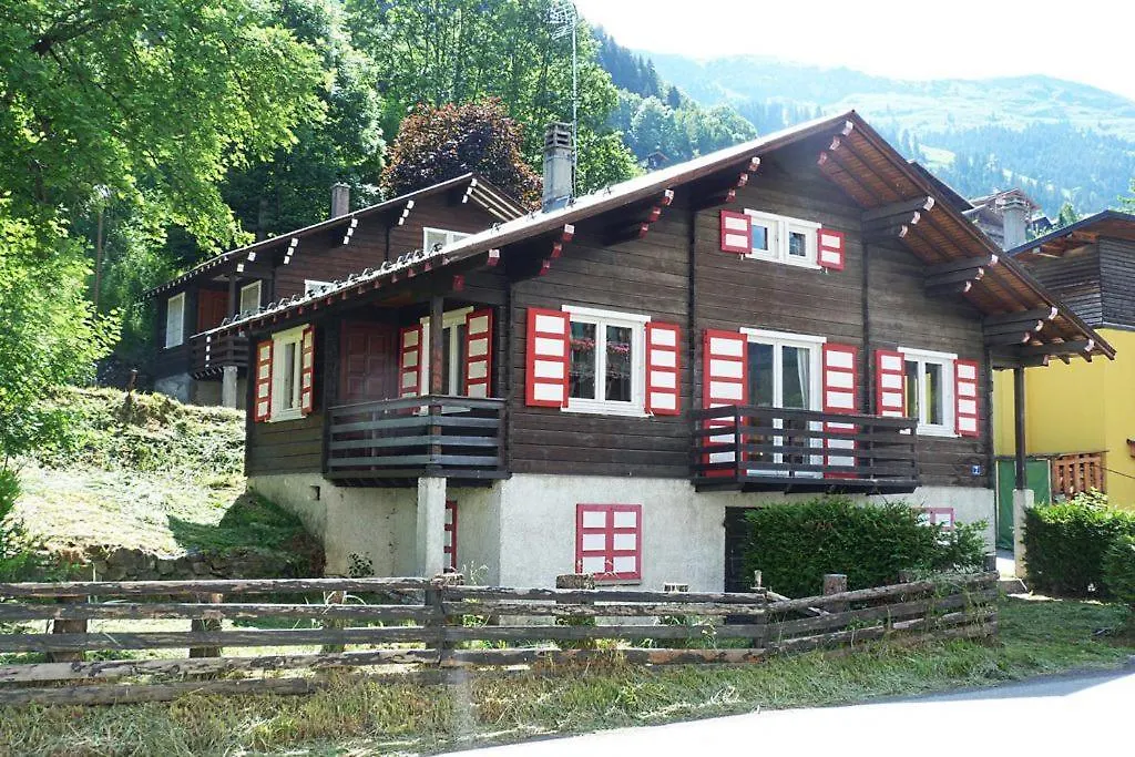 Chalet Centre Village, 8 Personnes, 4 Chambres - Ch25 France
